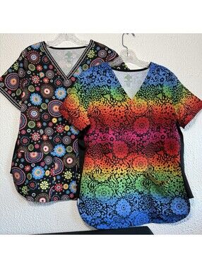 Meraki Sport Scrub Tops Medium Lot 2 Tuck-In V-Neck Rainbow Paisley Print NWT